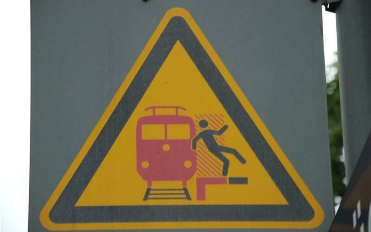 1611146087bahn unfallgefahr fh 1611146087bahn unfallgefahr fh